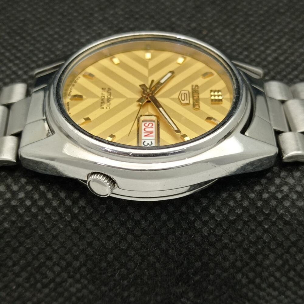 Vintage 1996 Seiko Automatic Mens Silver Watch W/daydate & Gold accents - Picture 5 of 8
